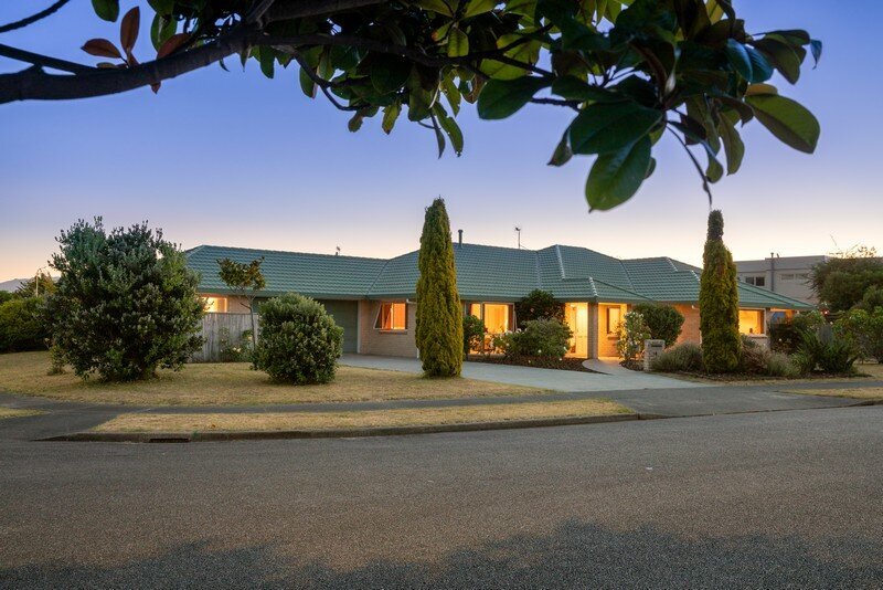 Sunny, Spacious, Superbly Specified